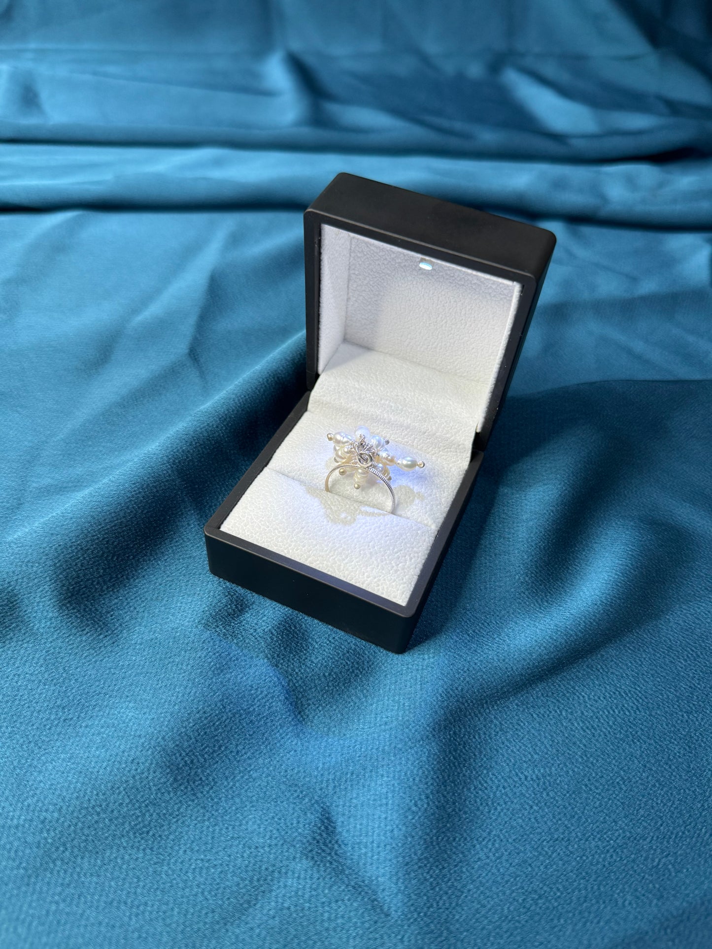 Stillpearl Ring