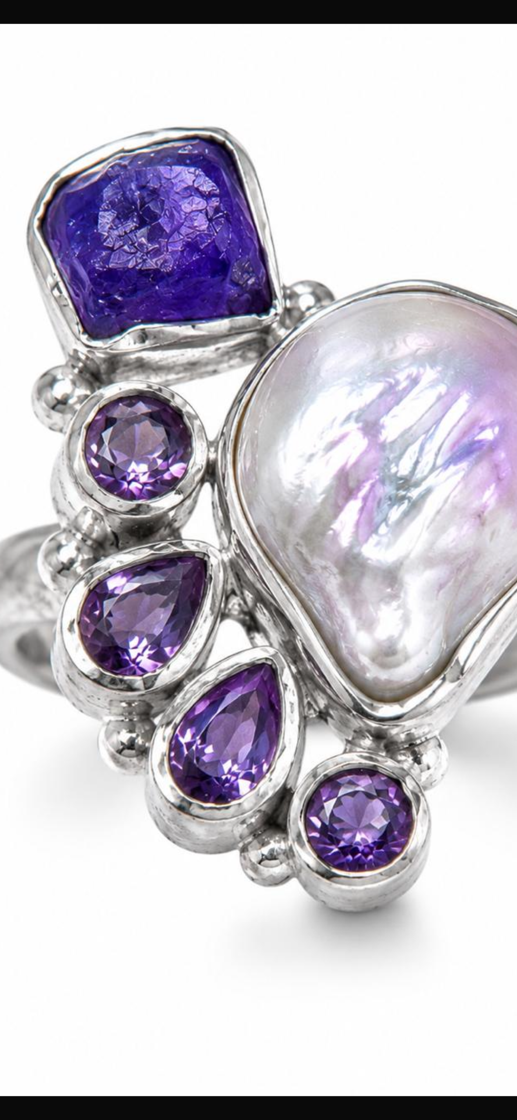 Royal pearl.   
Pearl 
Amethyst 
Sterling Silver 925
