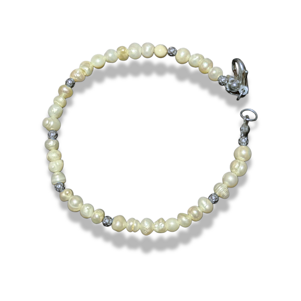 LunaGlow Pearl Bracelet