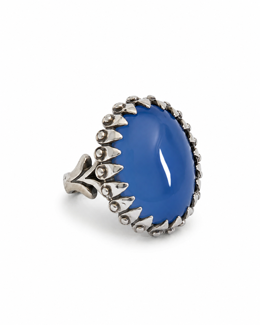 Deep ocean.  
Blue agate 
Sterling Silver 925