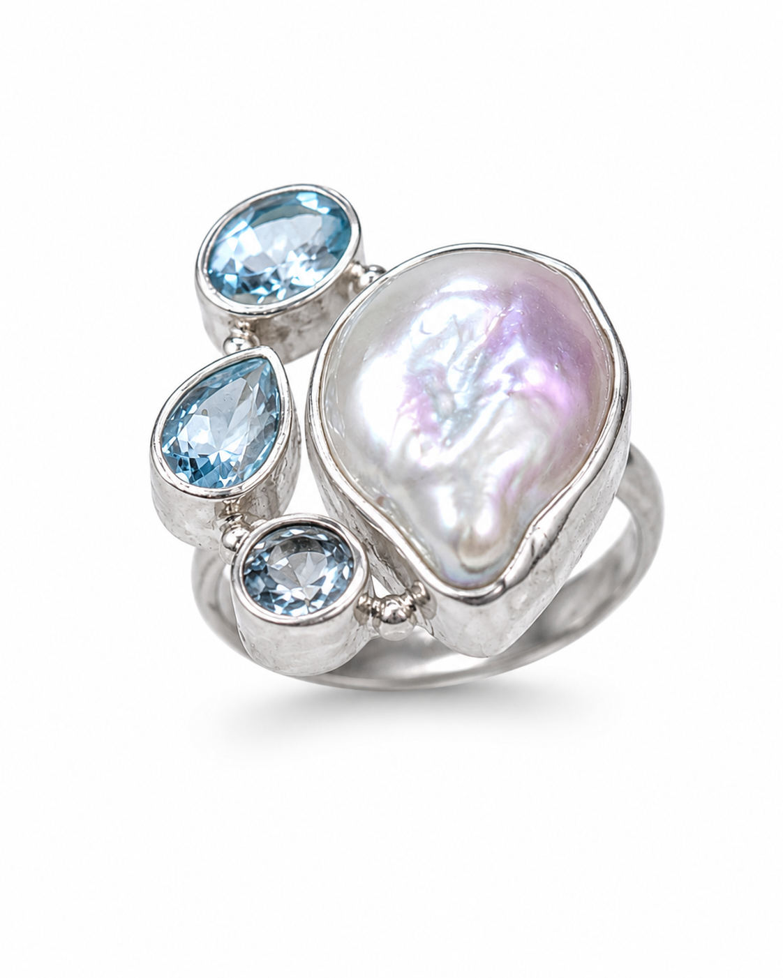 Celeste.     
Pearl 
Aqwamrin
Sterling silver 925