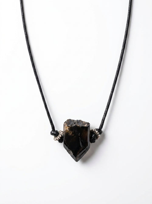 Agate 
Leather cortex 
Sterling silver 925