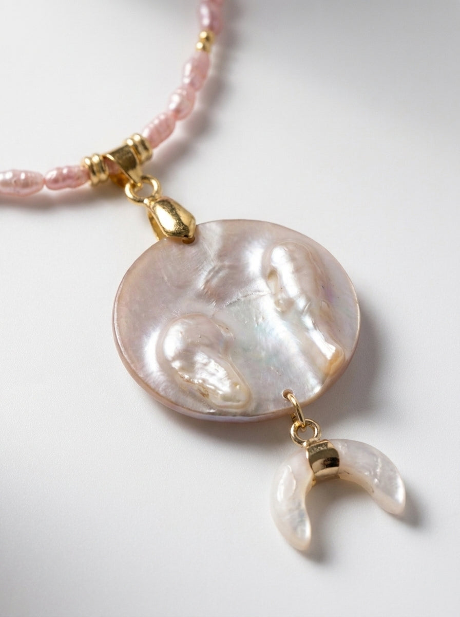Pearl 
Hematite
Rose quartz 
Mother of pearl 
Sterling silver 925 gold plated