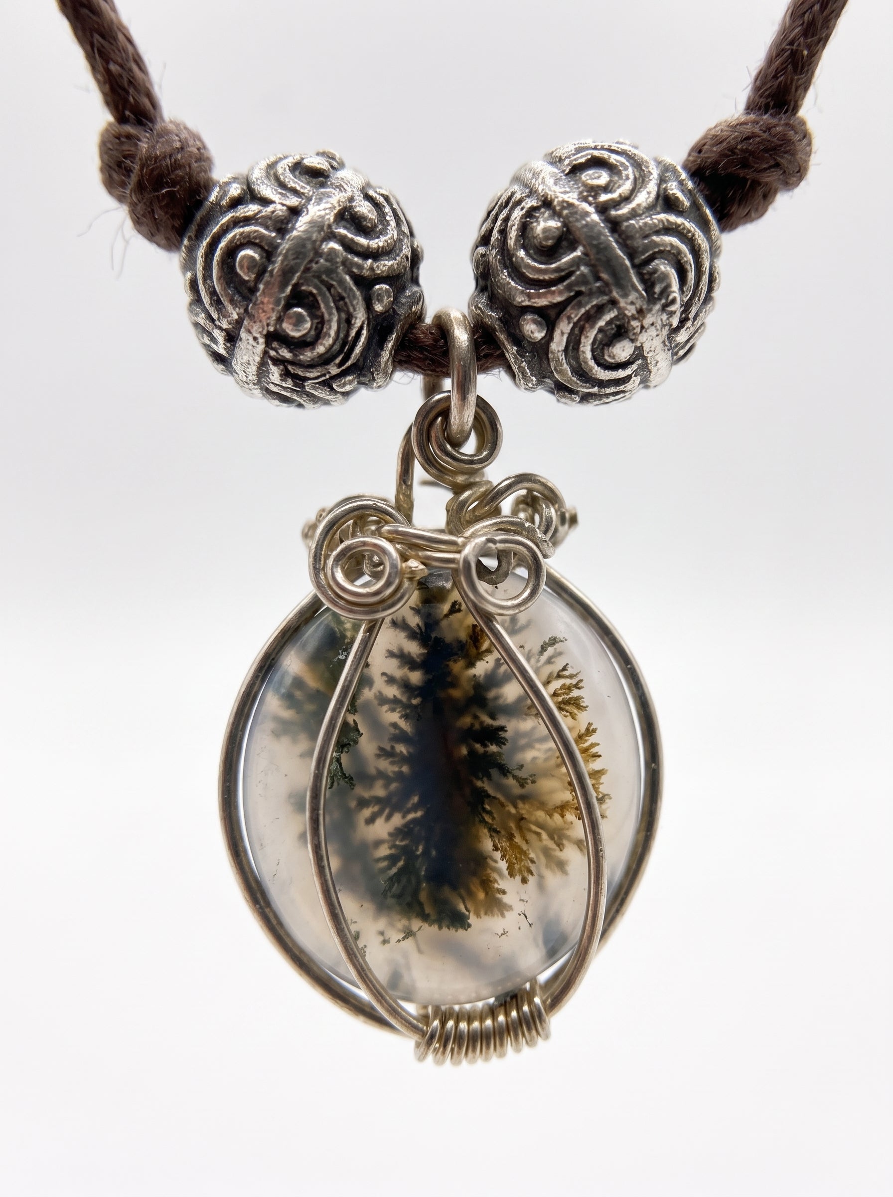 Dentrtic  agate 
Leather cortex 
Sterling silver 925
