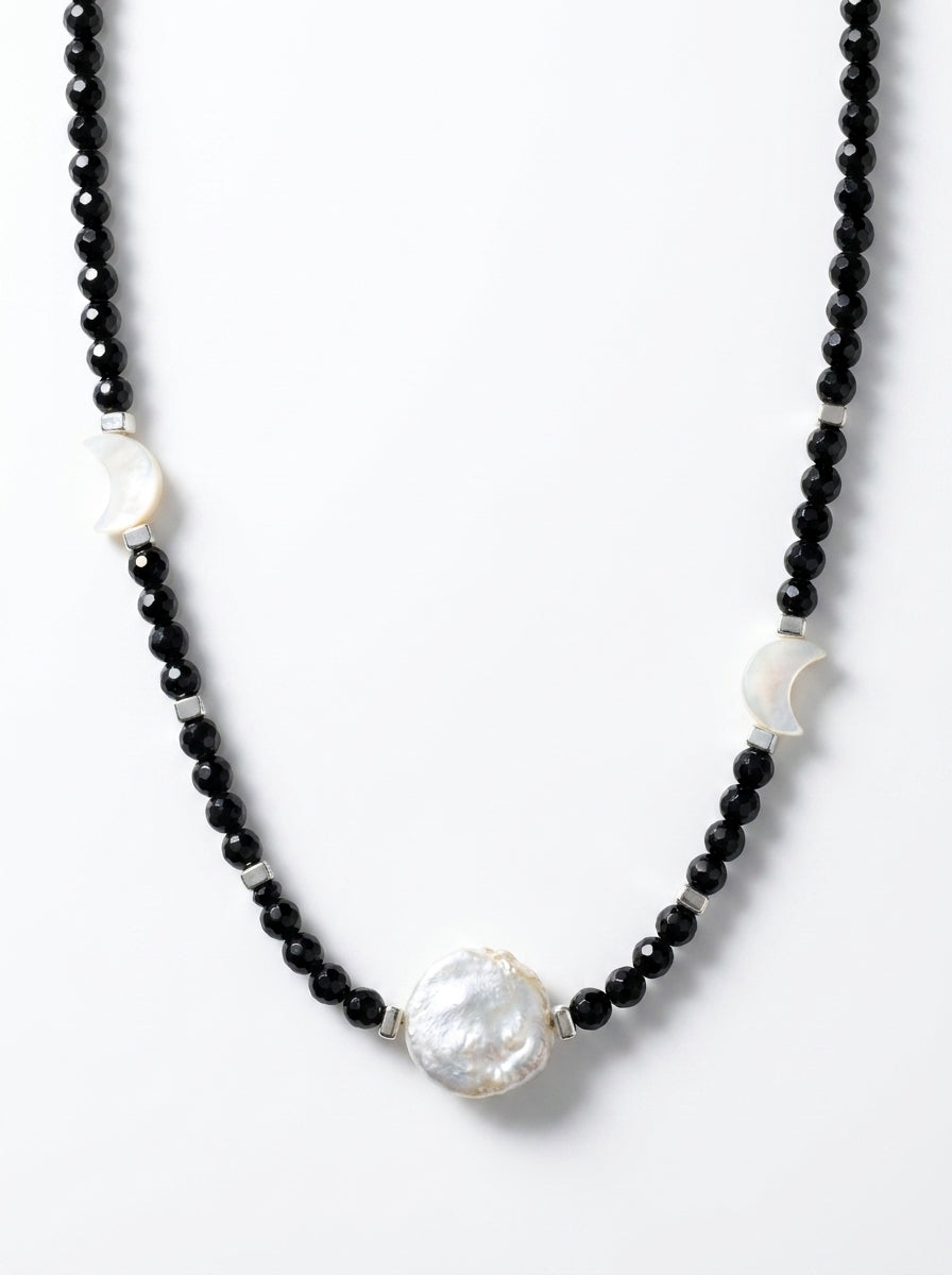 Onix 
Pearl 
Mother of pearl 
Hematite 
Sterling silver 925