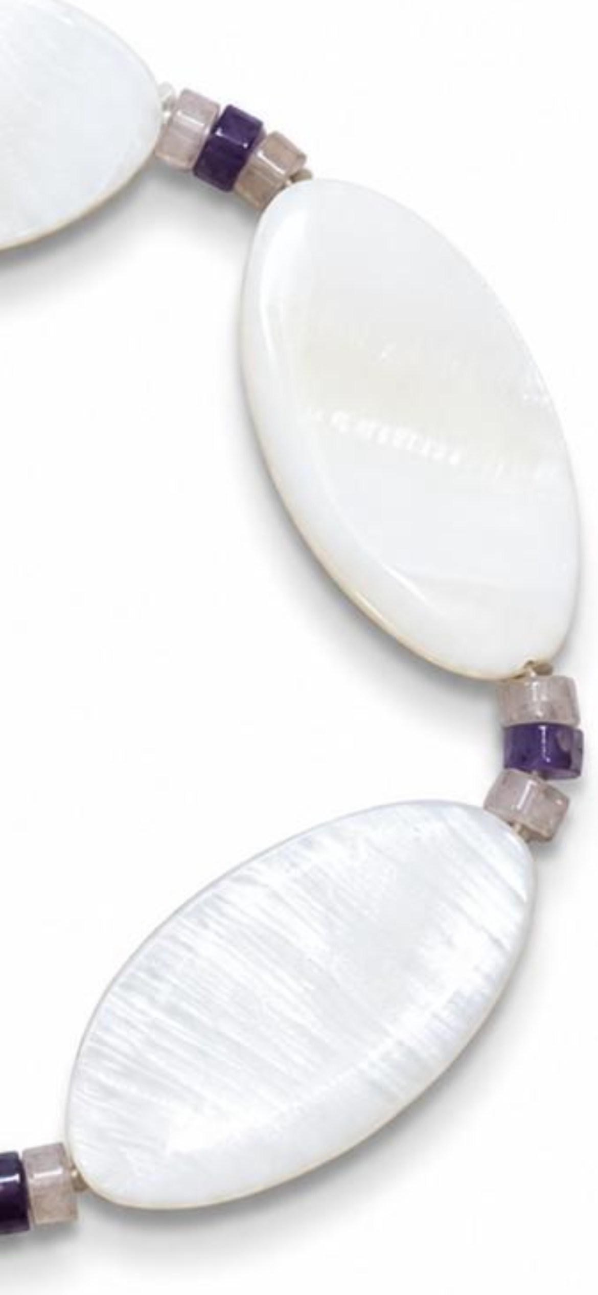 Vanilla shell .4.
Mother of pearl 
Amethyst 
Rose quartz