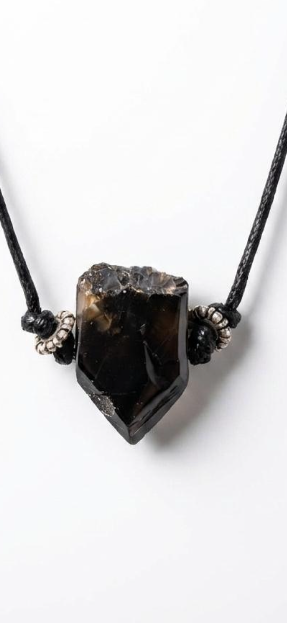 Agate 
Leather cortex 
Sterling silver 925