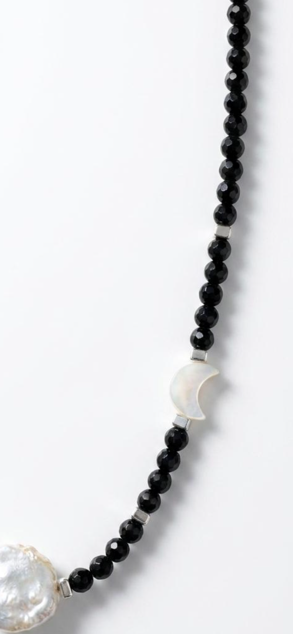 Onix 
Pearl 
Mother of pearl 
Hematite 
Sterling silver 925