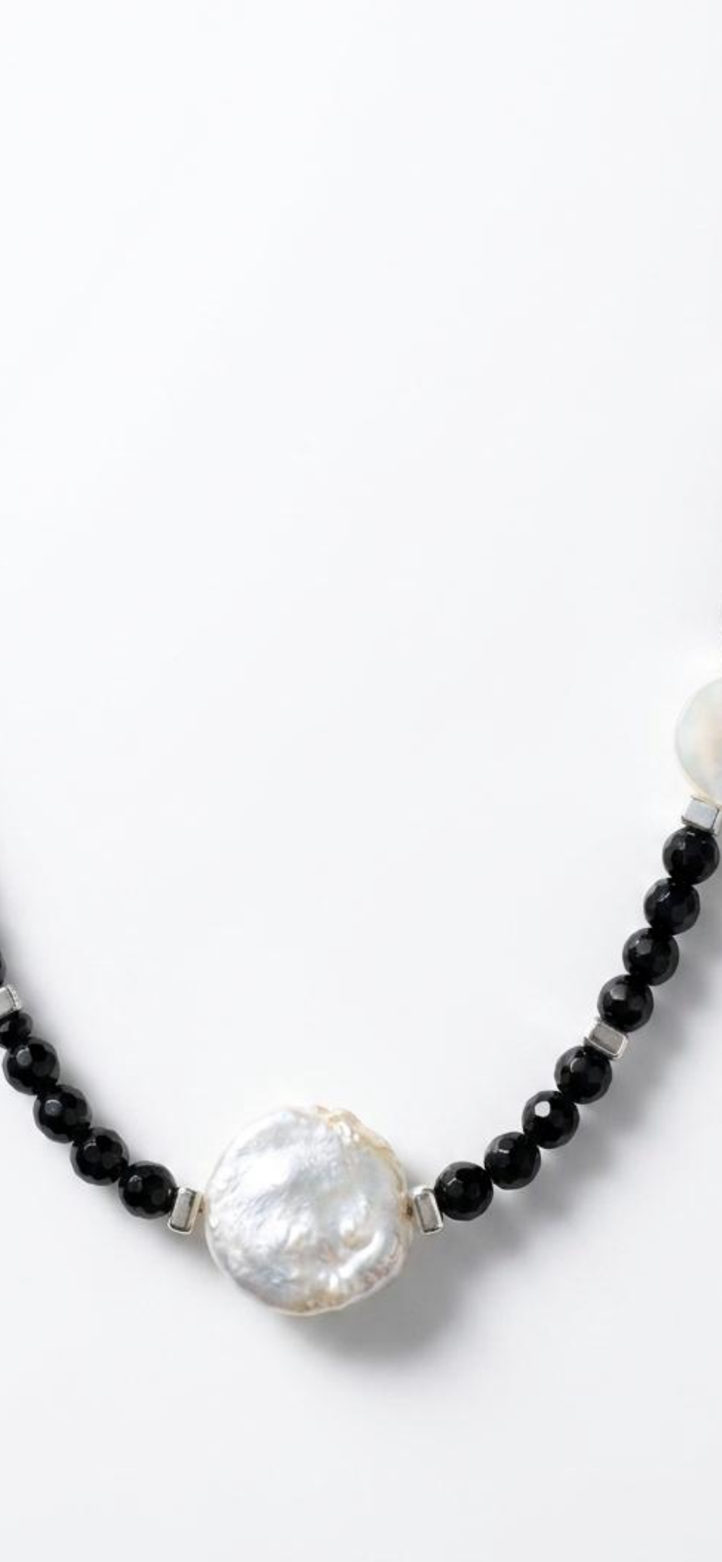 Onix 
Pearl 
Mother of pearl 
Hematite 
Sterling silver 925