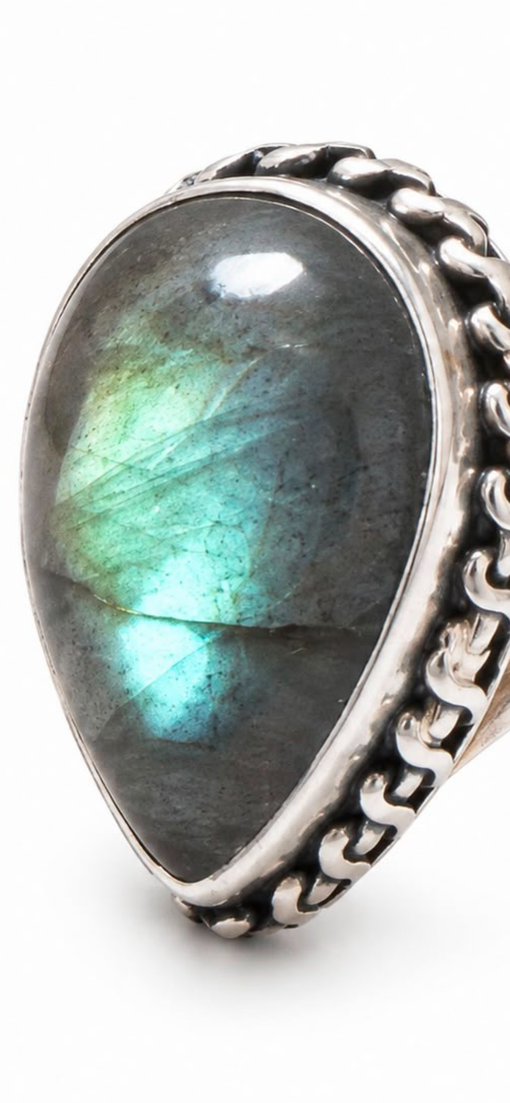 Empire labradorite.    
Labradorite 
Sterling Silver 925
