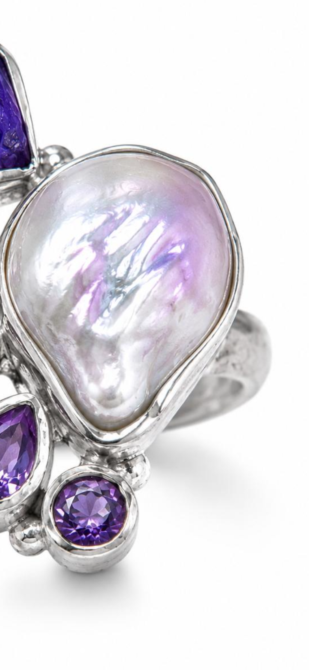 Royal pearl.   
Pearl 
Amethyst 
Sterling Silver 925