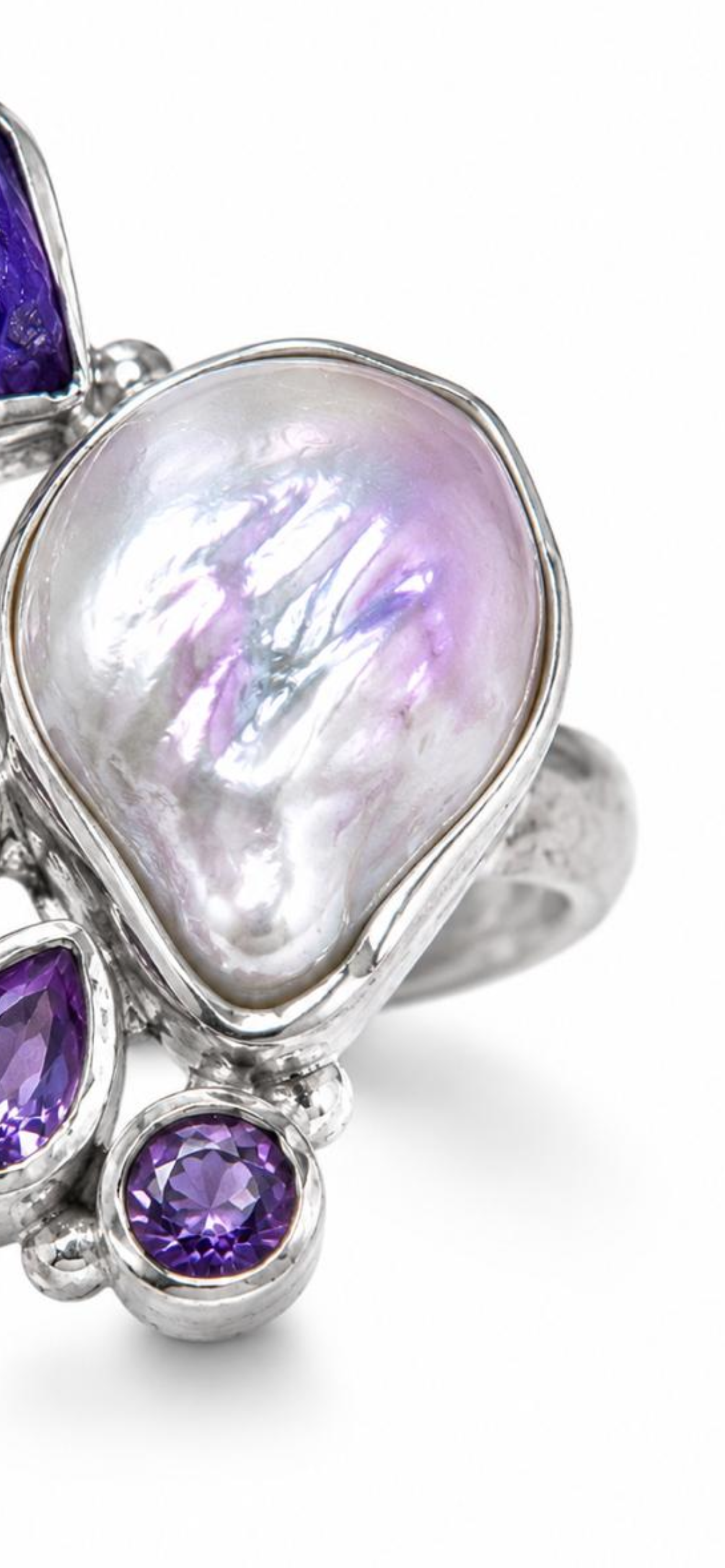 Royal pearl.   
Pearl 
Amethyst 
Sterling Silver 925