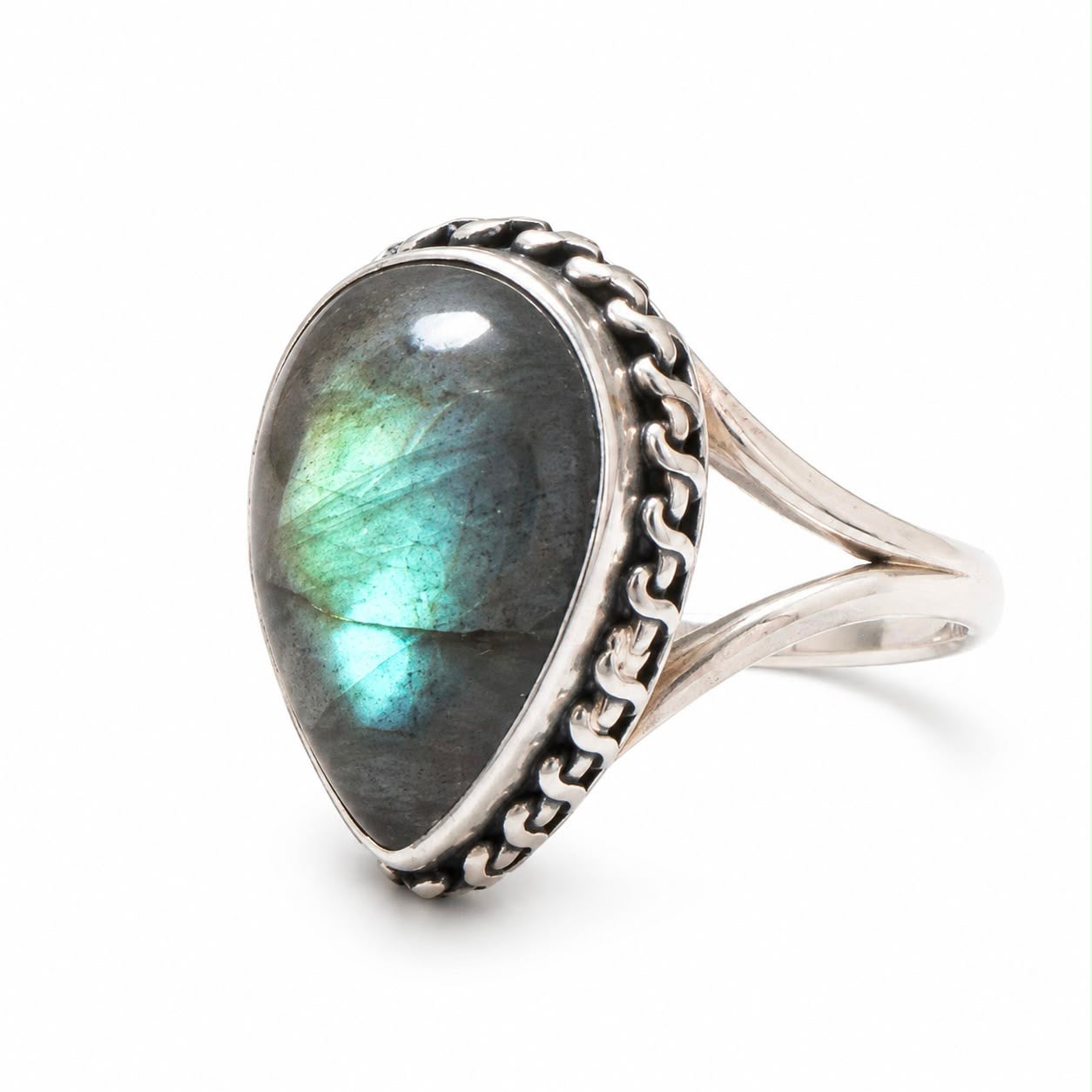 Empire labradorite.    
Labradorite 
Sterling Silver 925