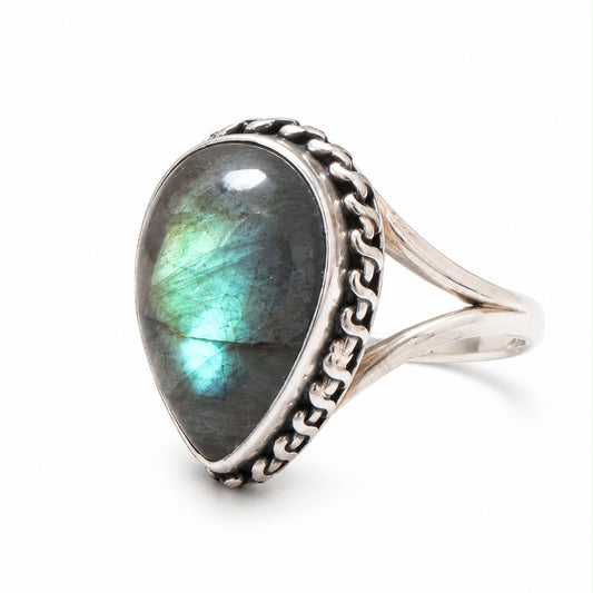Empire labradorite.    
Labradorite 
Sterling Silver 925