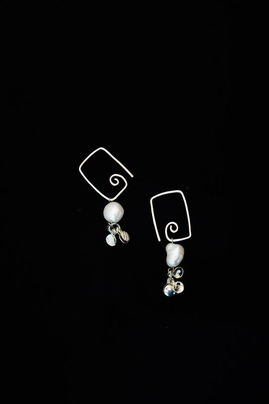 Luna Frame Earrings