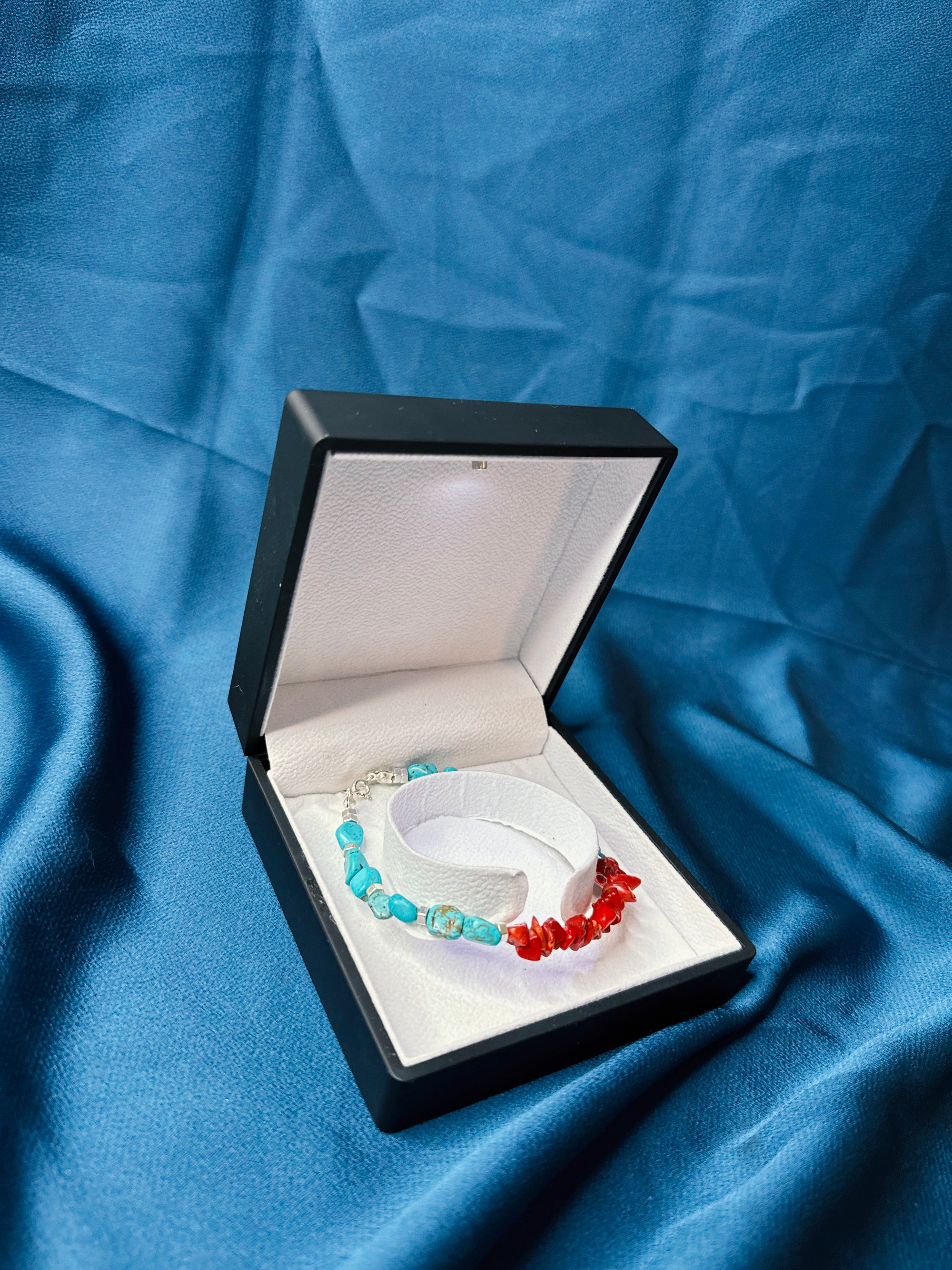 Track IV: Fade RED Signal bracelet - unisex