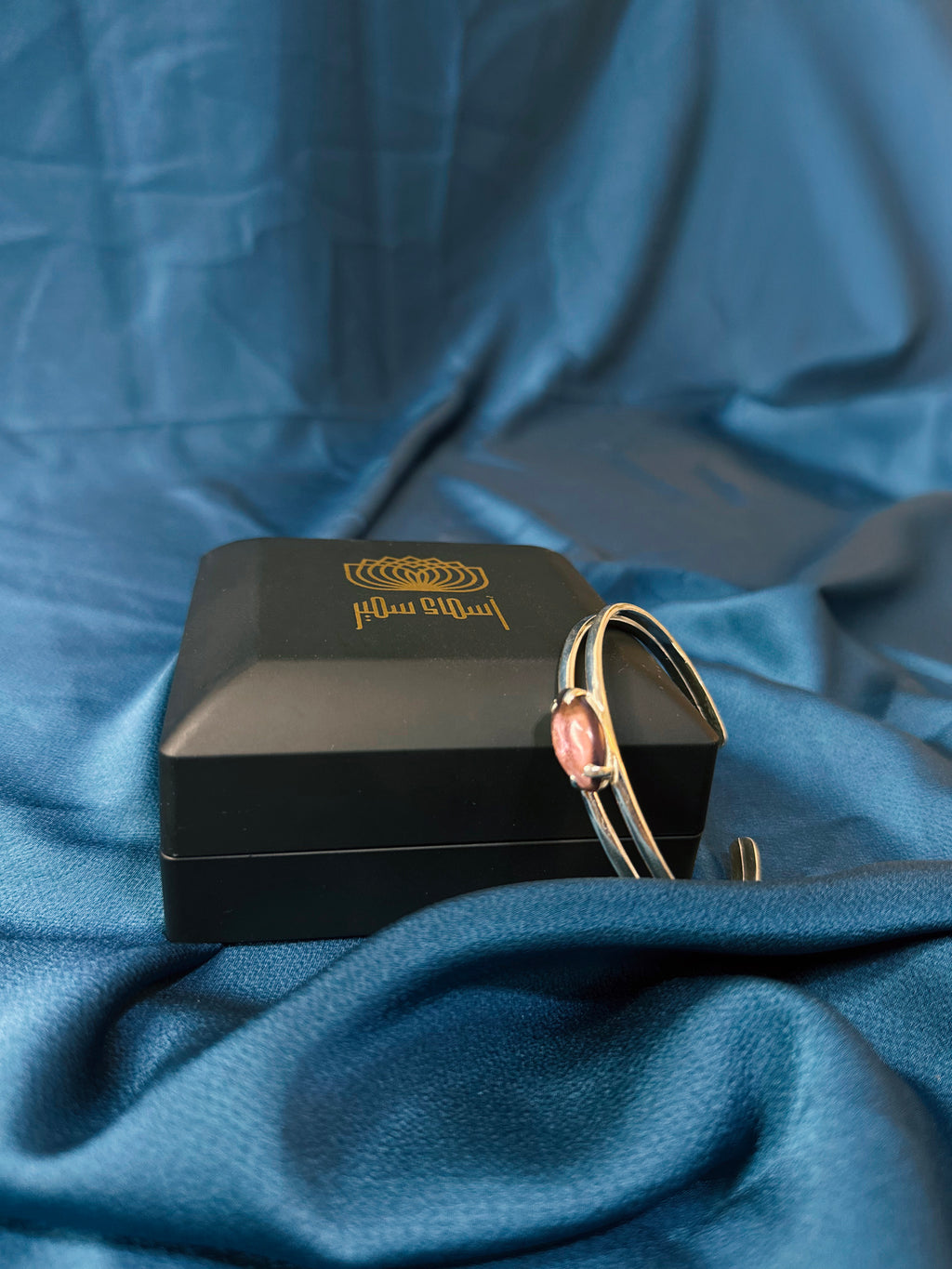 Fract Violet bracelet -unisex