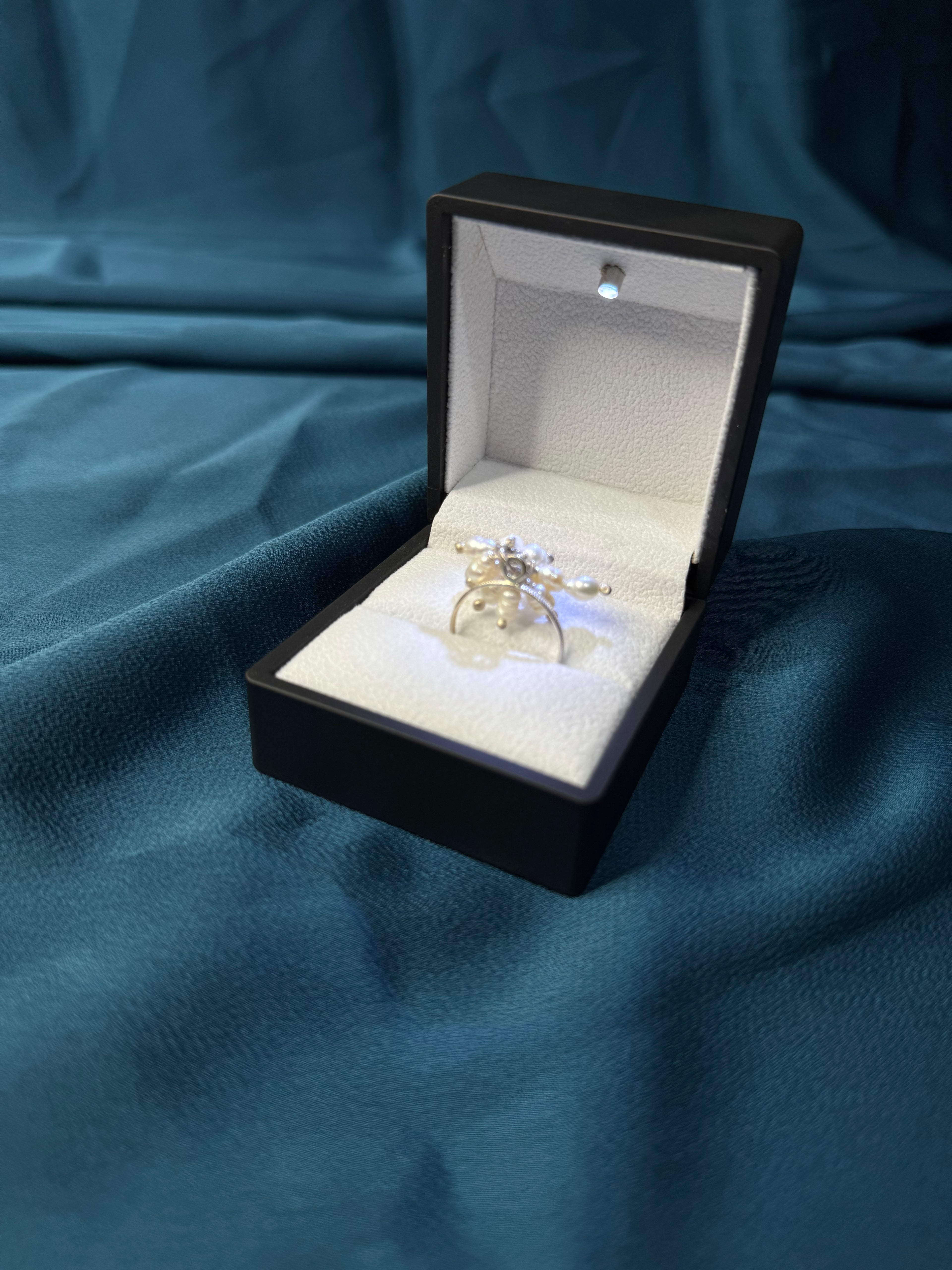 Stillpearl Ring