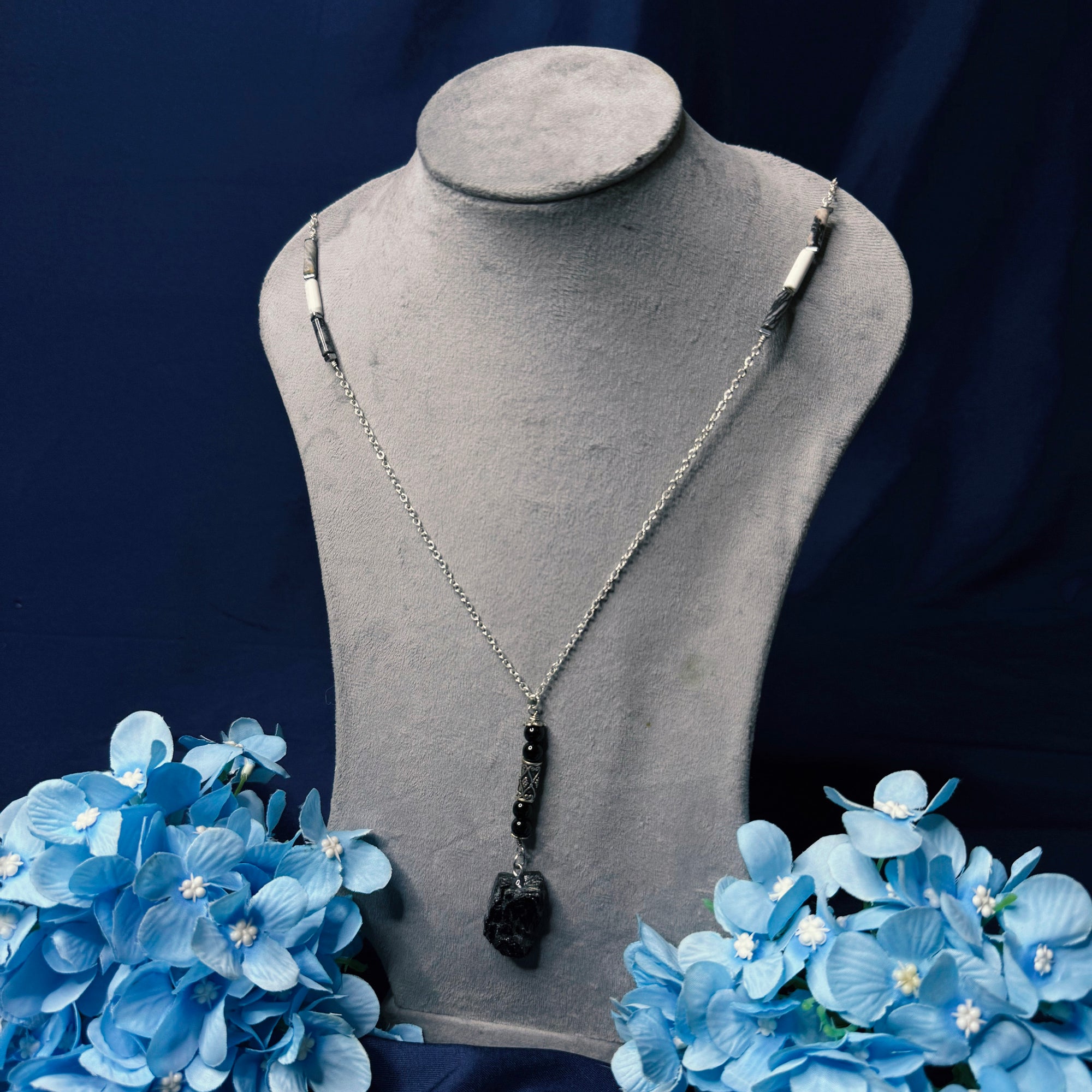 Stoneveil necklace - Unisex